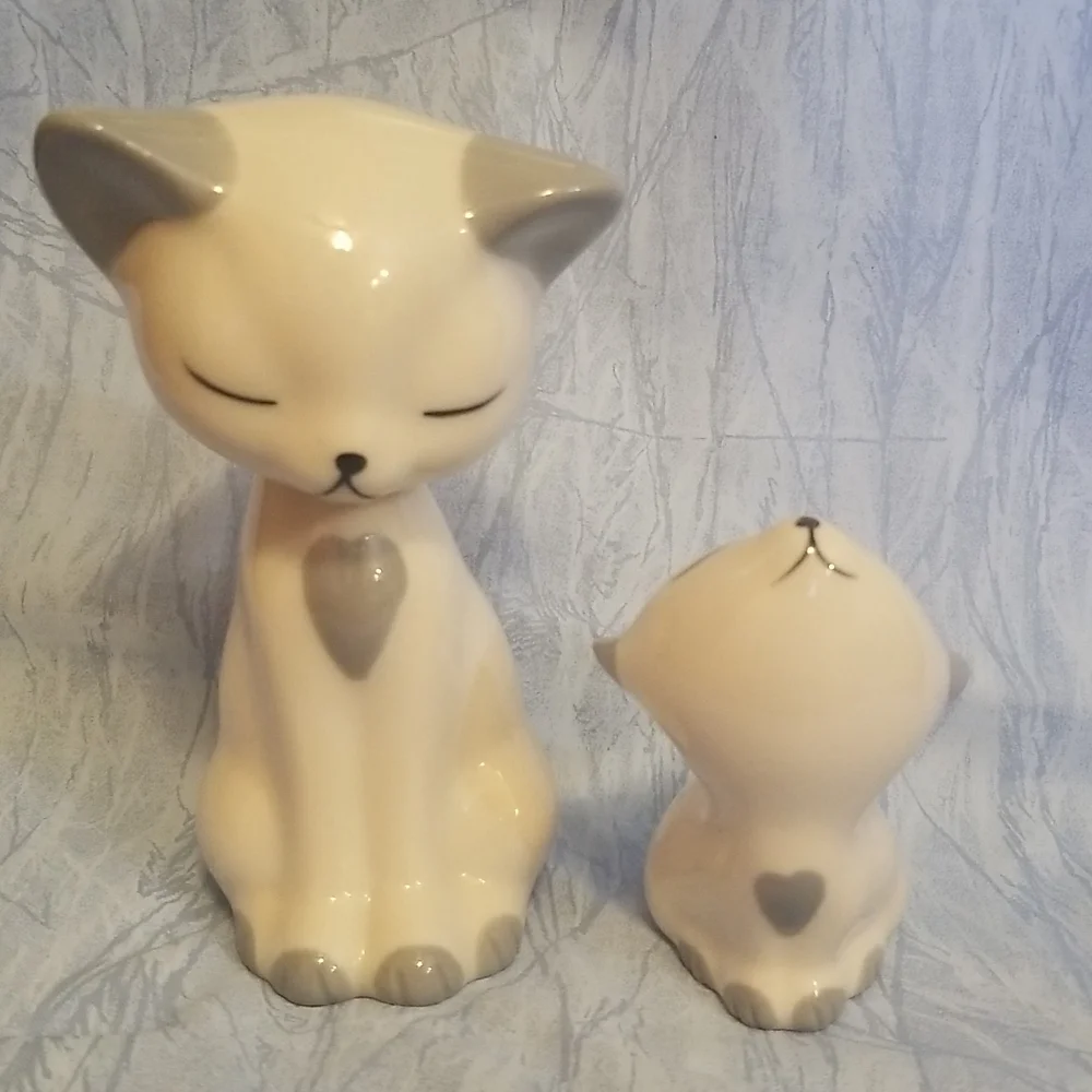 Siamese Momma Cat and Kitten Figurines - Picture 2 of 7